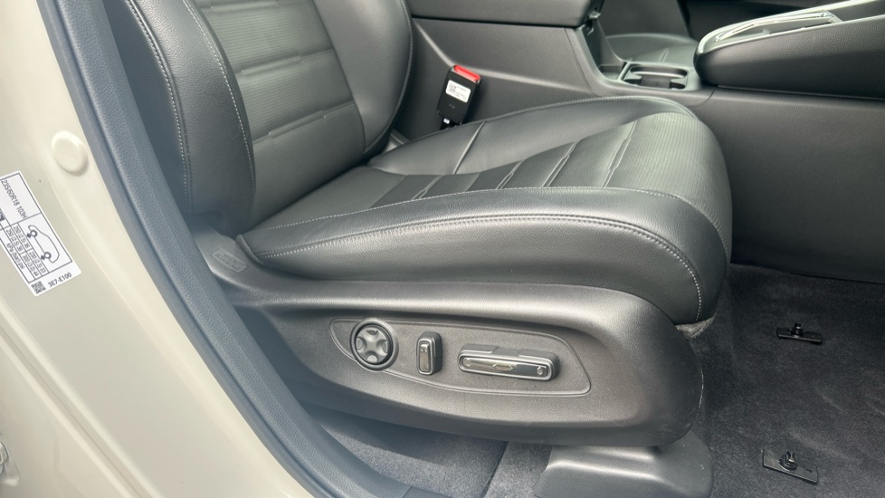 Honda CR-V 2.0 ePHEV Advance Tech 5dr eCVT Estate - Image 34