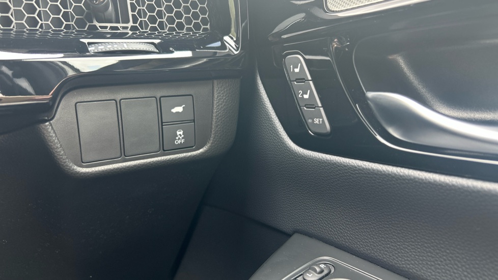 Honda CR-V 2.0 ePHEV Advance Tech 5dr eCVT Estate - Image 39