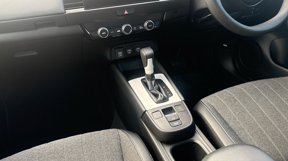 Honda Jazz 1.5 i-MMD Hybrid SR 5dr eCVT Hybrid Hatchback - Image 30