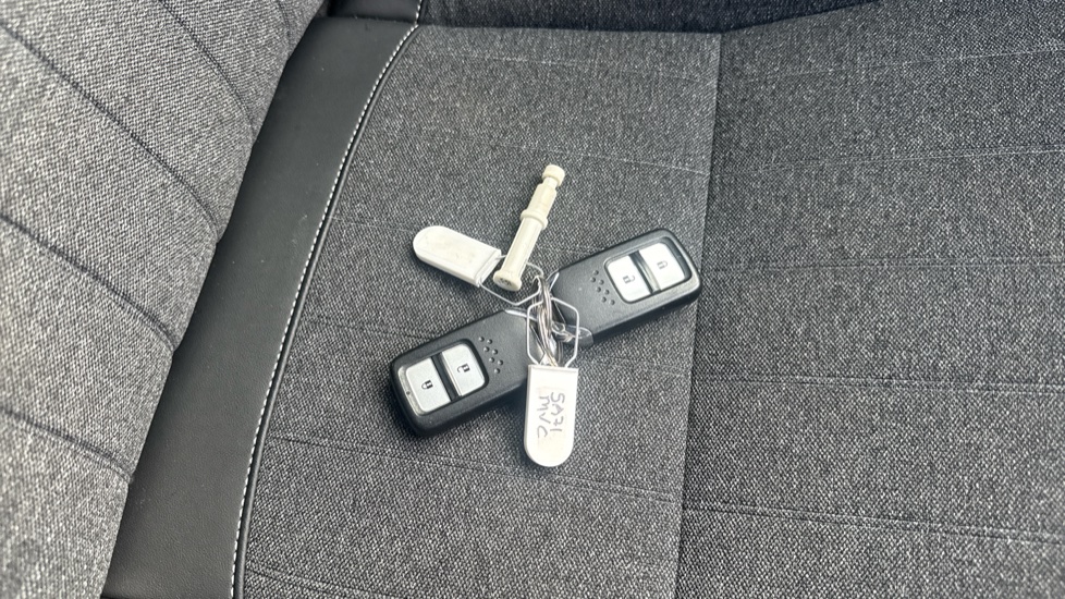 Honda Jazz 1.5 i-MMD Hybrid SR 5dr eCVT Hybrid Hatchback - Image 37