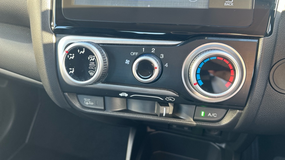 Honda Jazz 1.3 i-VTEC SE Navi 5dr CVT Petrol Hatchback - Image 27