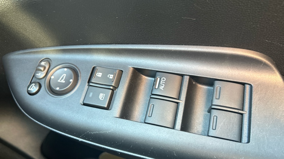 Honda Jazz 1.3 i-VTEC SE Navi 5dr CVT Petrol Hatchback - Image 32