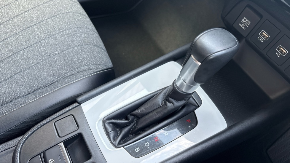 Honda Jazz 1.5 i-MMD Hybrid EX 5dr eCVT Hybrid Hatchback - Image 32