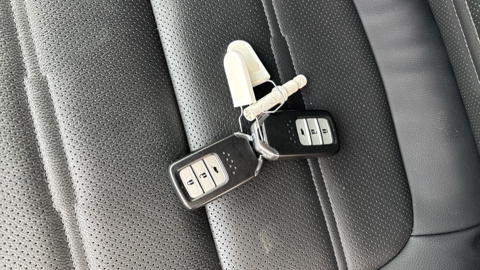 Honda CR-V 2.0 i-MMD Hybrid SR  2WD 5dr eCVT Hybrid Estate - Image 32