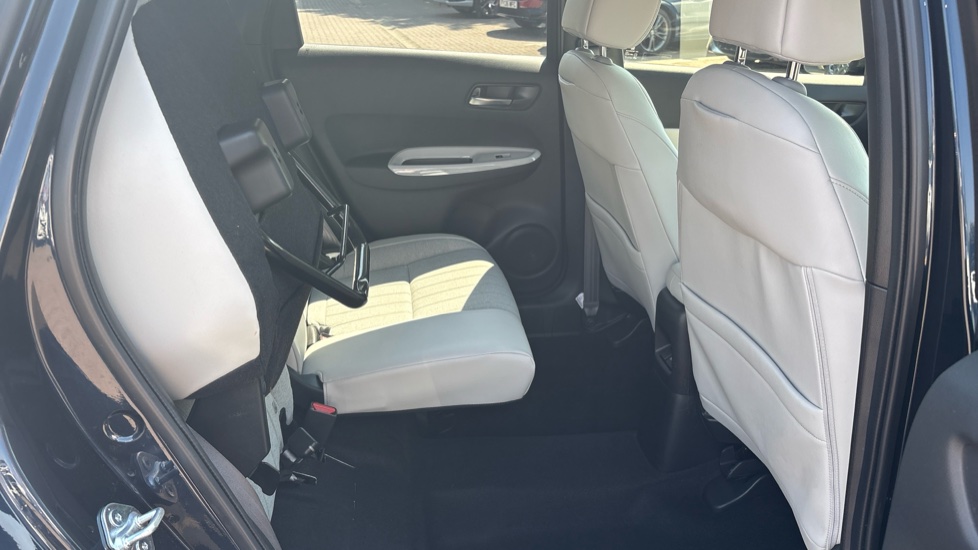Honda Jazz 1.5 i-MMD Hybrid EX 5dr eCVT Hybrid Hatchback - Image 27