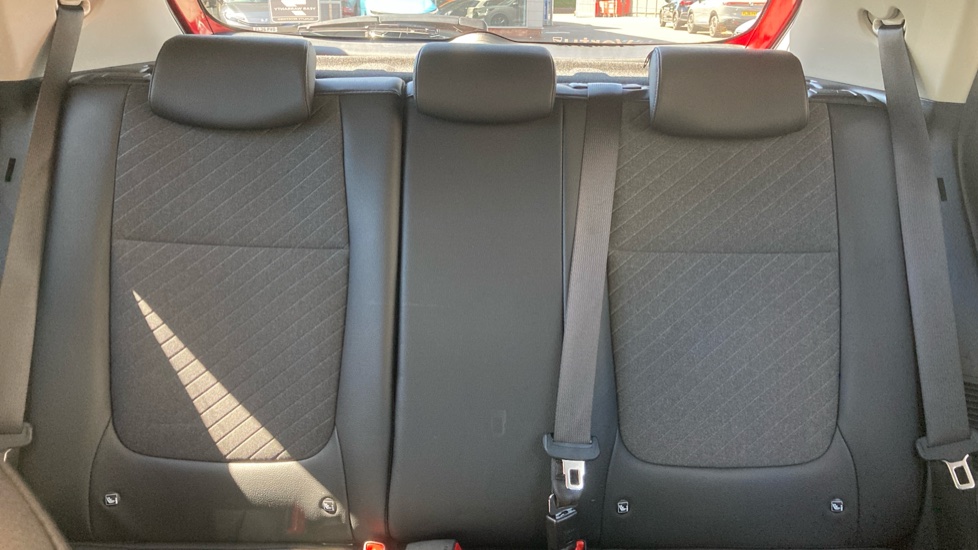 Kia Stonic 1.0T GDi 48V 113 GT-Line 5dr Petrol Estate - Image 15