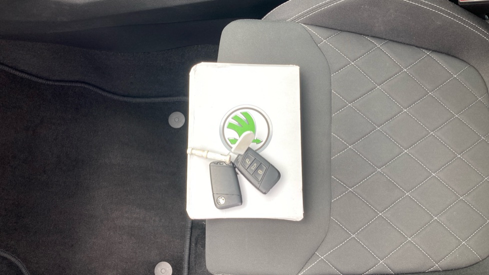 Skoda Karoq 1.5 TSI Sportline 5dr DSG Petrol Estate - Image 19
