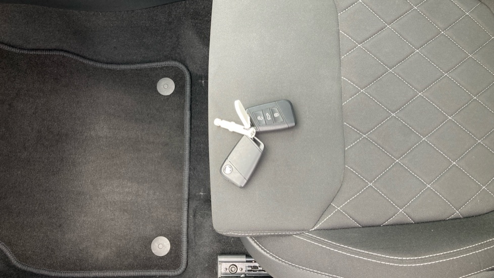Skoda Karoq 1.5 TSI Sportline 5dr DSG Petrol Estate - Image 20