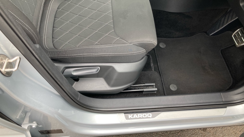 Skoda Karoq 1.5 TSI Sportline 5dr DSG Petrol Estate - Image 44