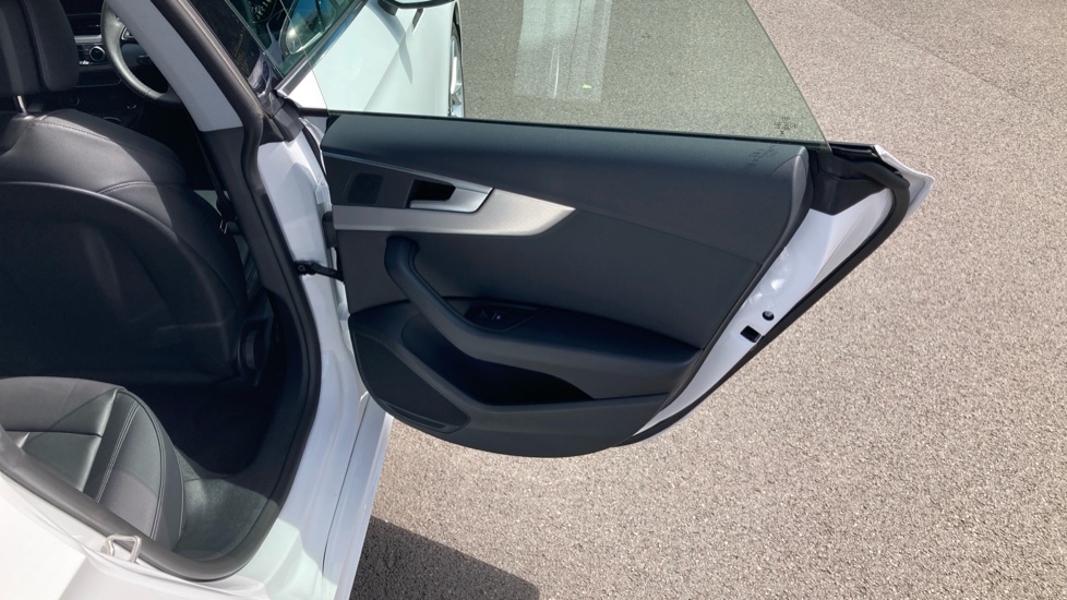 Audi A5 35 TFSI Sport 5dr S Tronic Petrol Hatchback - Image 39