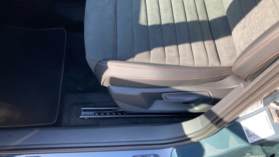SEAT Arona 1.0 TSI 115 FR Sport 5dr DSG Petrol Hatchback - Image 22