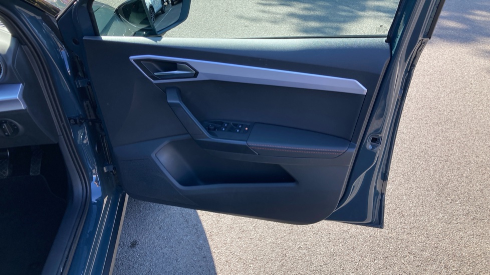 SEAT Arona 1.0 TSI 115 FR Sport 5dr DSG Petrol Hatchback - Image 37