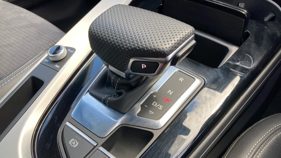Audi A4 35 TDI S Line 4dr S Tronic [Tech Pack] Diesel Saloon - Image 28