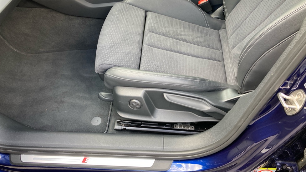 Audi A4 35 TDI S Line 4dr S Tronic [Tech Pack] Diesel Saloon - Image 50