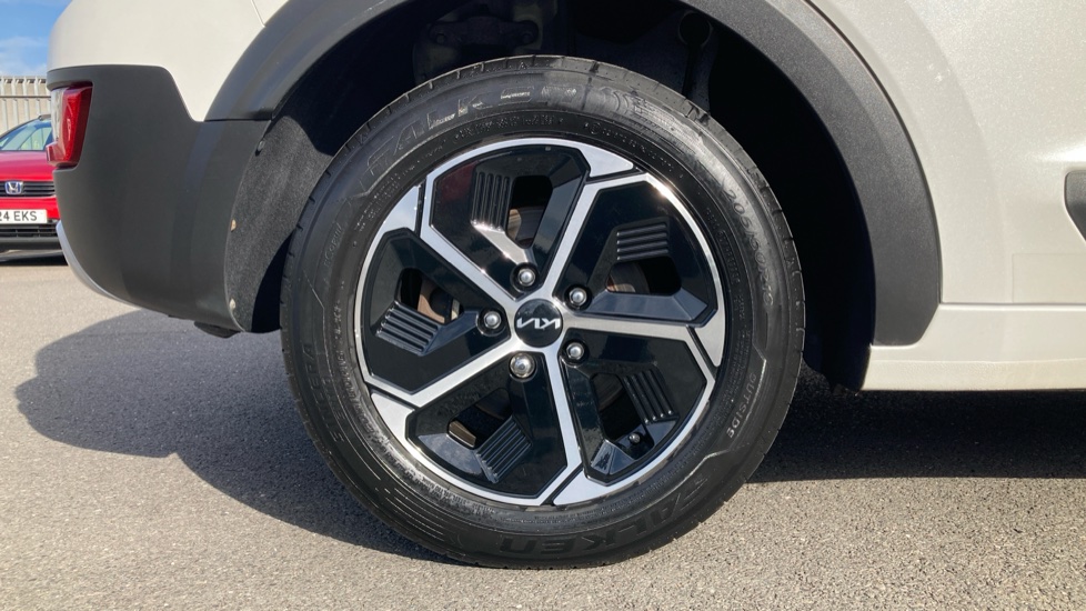 Kia Niro 1.6 GDi PHEV 2 5dr DCT Estate - Image 7