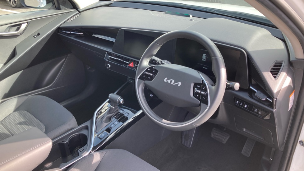 Kia Niro 1.6 GDi PHEV 2 5dr DCT Estate - Image 11