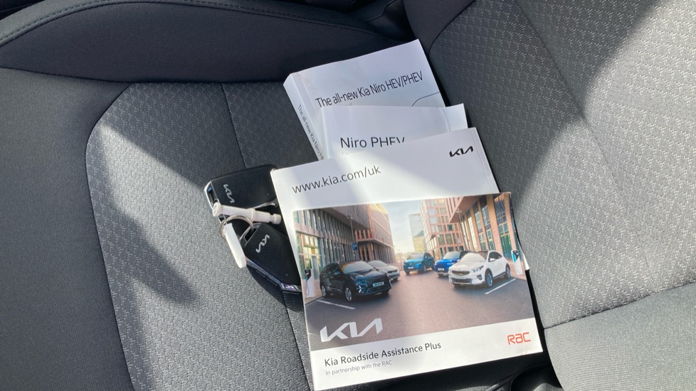 Kia Niro 1.6 GDi PHEV 2 5dr DCT Estate - Image 19