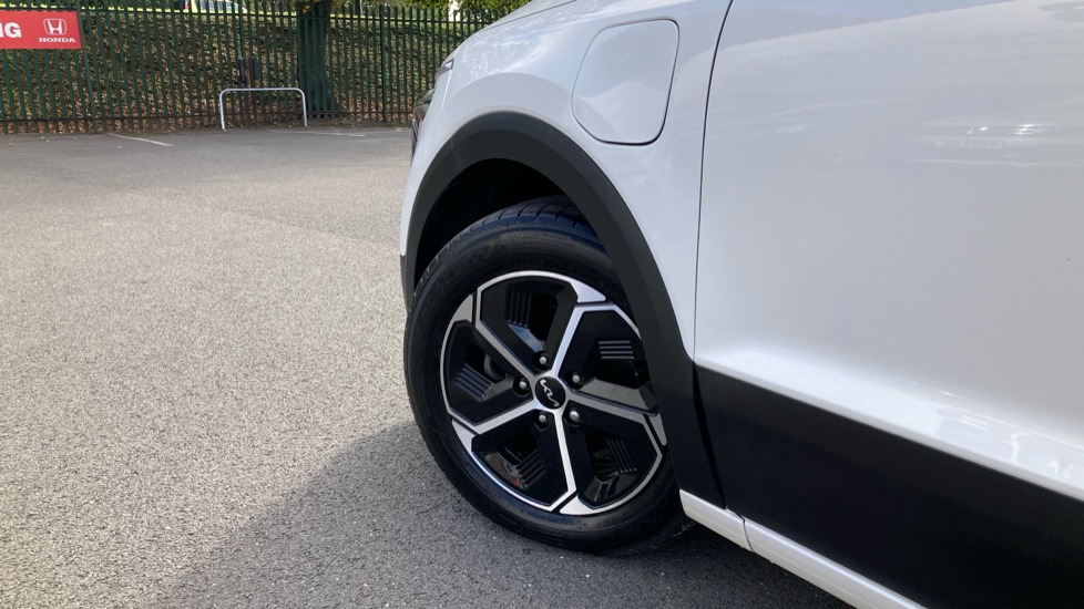 Kia Niro 1.6 GDi PHEV 2 5dr DCT Estate - Image 21