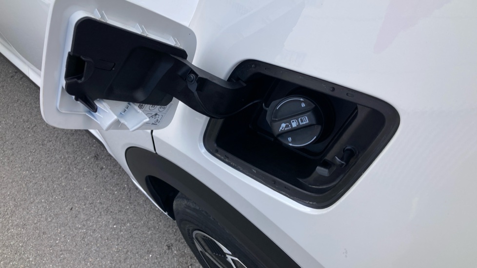 Kia Niro 1.6 GDi PHEV 2 5dr DCT Estate - Image 29