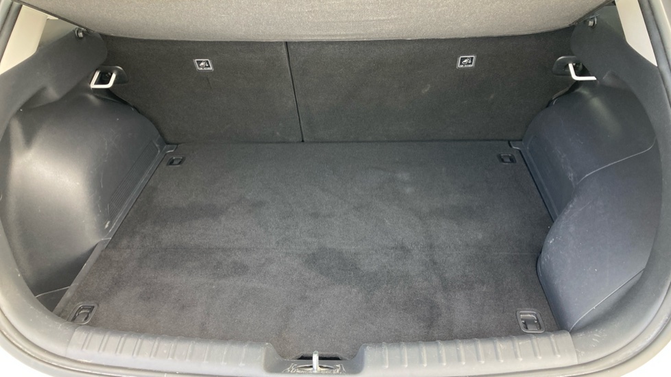 Kia Niro 1.6 GDi PHEV 2 5dr DCT Estate - Image 30