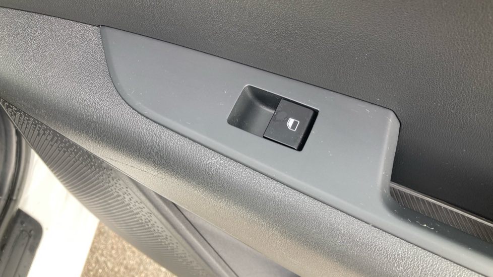 Kia Niro 1.6 GDi PHEV 2 5dr DCT Estate - Image 36