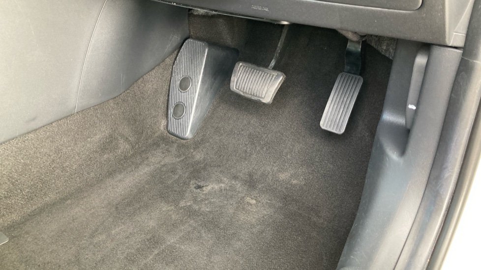 Kia Niro 1.6 GDi PHEV 2 5dr DCT Estate - Image 42