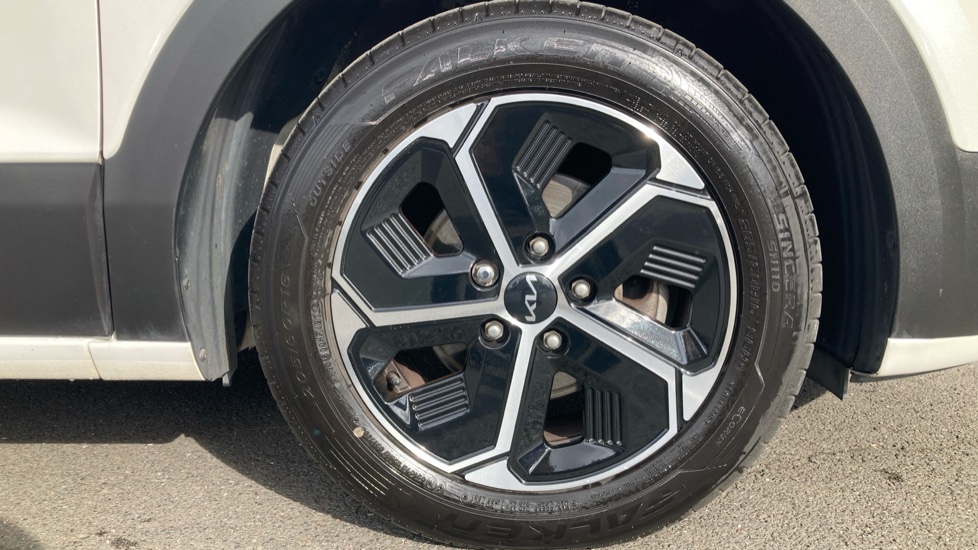 Kia Niro 1.6 GDi PHEV 2 5dr DCT Estate - Image 43
