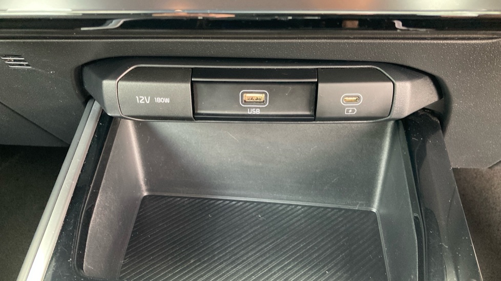 Kia Niro 1.6 GDi PHEV 2 5dr DCT Estate - Image 49