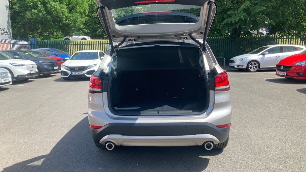 BMW X1 sDrive 20i [178] SE 5dr Step Auto Petrol Estate - Image 4