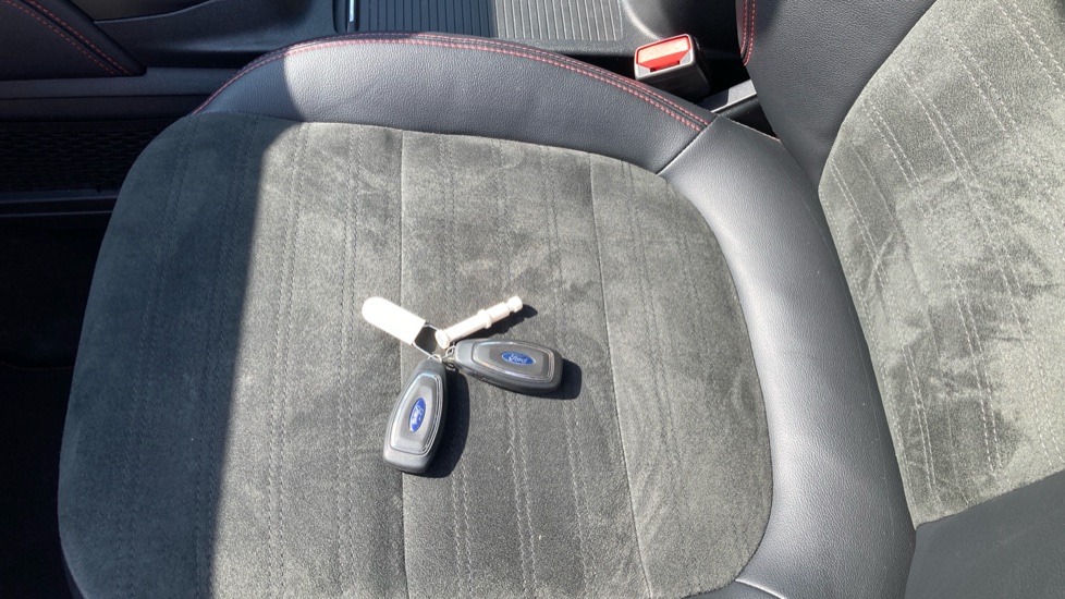 Ford Kuga 1.5 EcoBoost 150 ST-Line X Edition 5dr Petrol Estate - Image 19