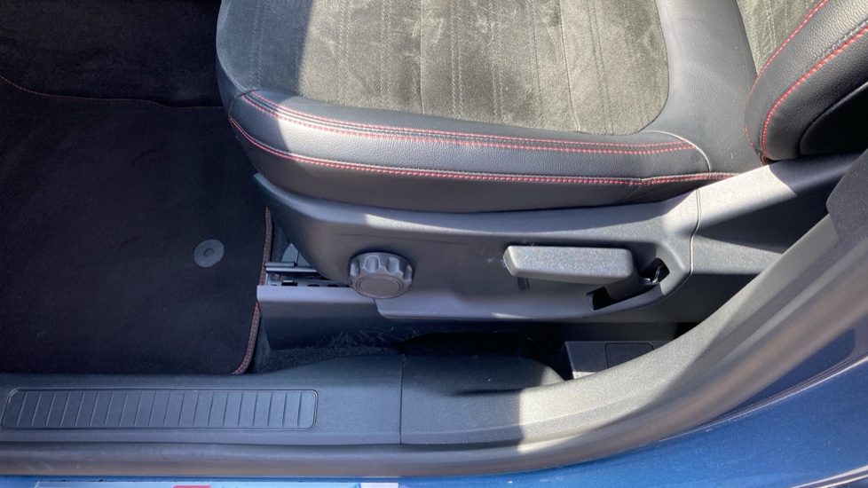 Ford Kuga 1.5 EcoBoost 150 ST-Line X Edition 5dr Petrol Estate - Image 22