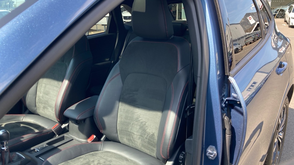 Ford Kuga 1.5 EcoBoost 150 ST-Line X Edition 5dr Petrol Estate - Image 23