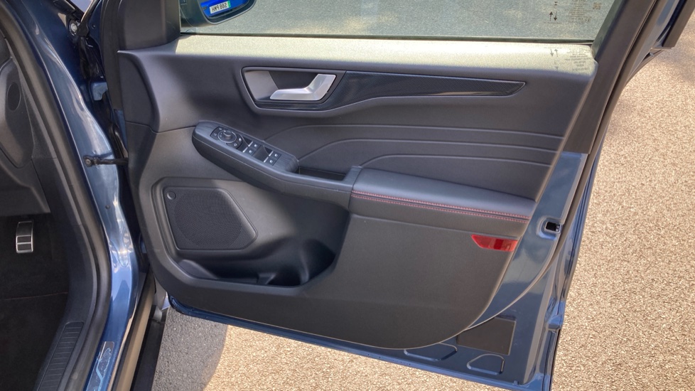 Ford Kuga 1.5 EcoBoost 150 ST-Line X Edition 5dr Petrol Estate - Image 45