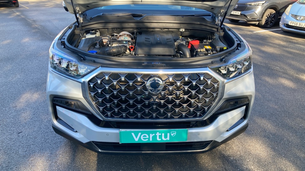 Ssangyong Rexton 2.2 Ultimate 5dr Auto Diesel Estate - Image 8