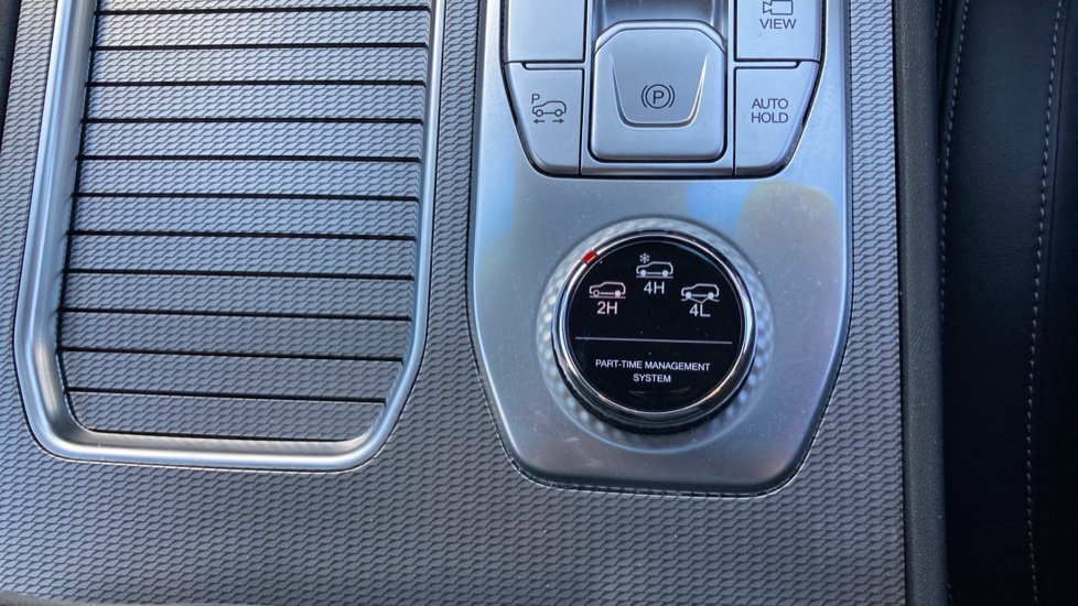 Ssangyong Rexton 2.2 Ultimate 5dr Auto Diesel Estate - Image 40