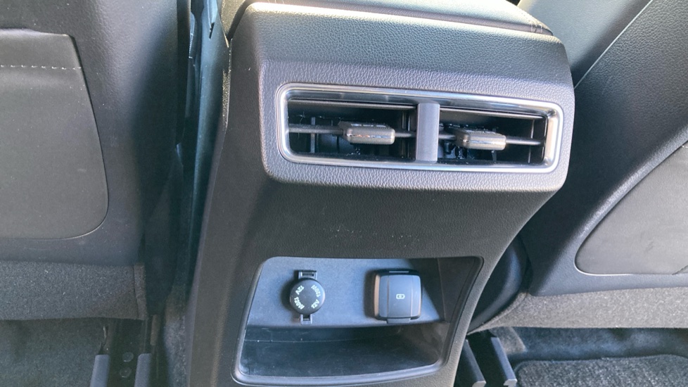 Ssangyong Rexton 2.2 Ultimate 5dr Auto Diesel Estate - Image 68