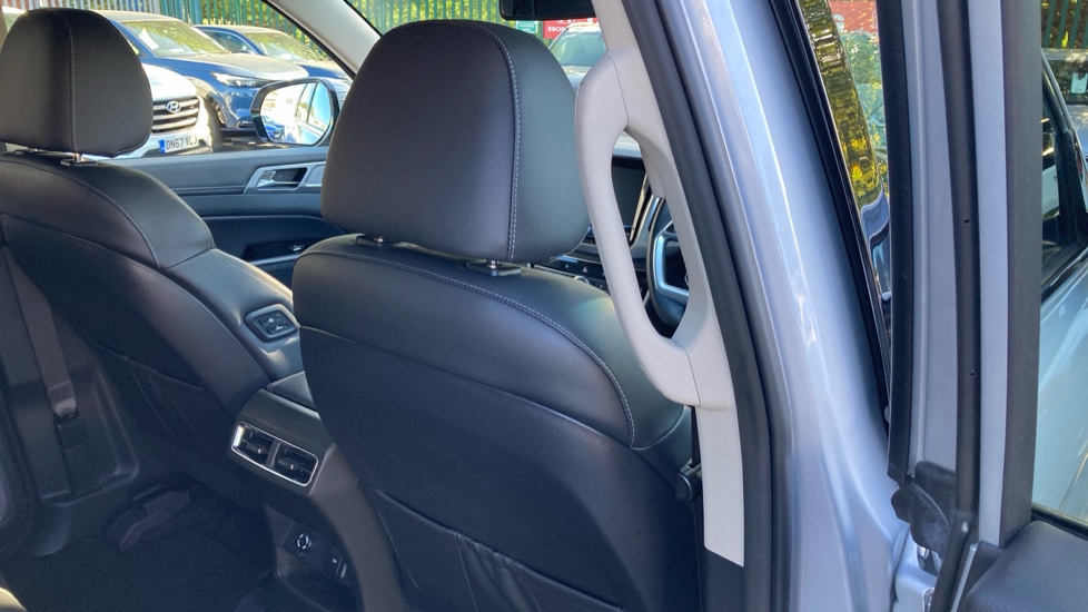Ssangyong Rexton 2.2 Ultimate 5dr Auto Diesel Estate - Image 89