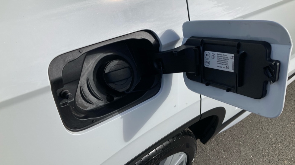 SEAT Ateca 1.5 TSI EVO Xperience 5dr DSG Petrol Estate - Image 35