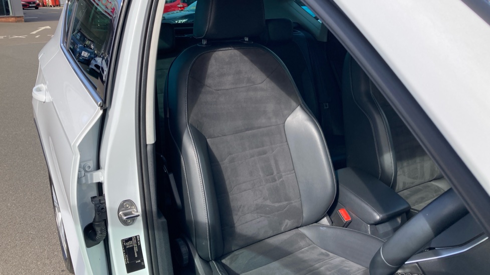 SEAT Ateca 1.5 TSI EVO Xperience 5dr DSG Petrol Estate - Image 41