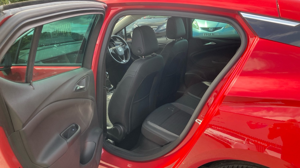 Vauxhall Astra 1.2 Turbo 145 Griffin Edition 5dr Petrol Hatchback - Image 16