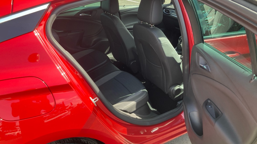 Vauxhall Astra 1.2 Turbo 145 Griffin Edition 5dr Petrol Hatchback - Image 41