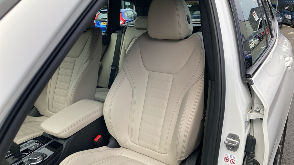 BMW X3 xDrive 30e M Sport 5dr Auto Estate - Image 27