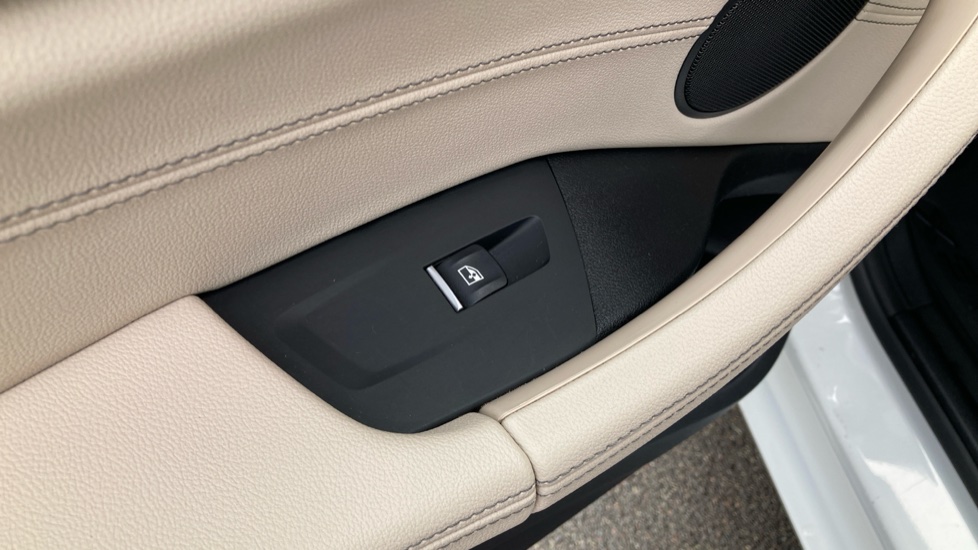 BMW X3 xDrive 30e M Sport 5dr Auto Estate - Image 30