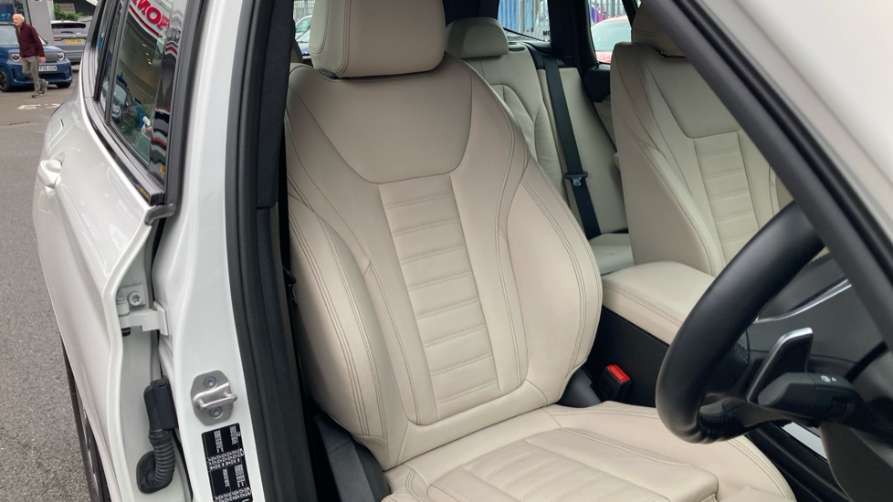 BMW X3 xDrive 30e M Sport 5dr Auto Estate - Image 47