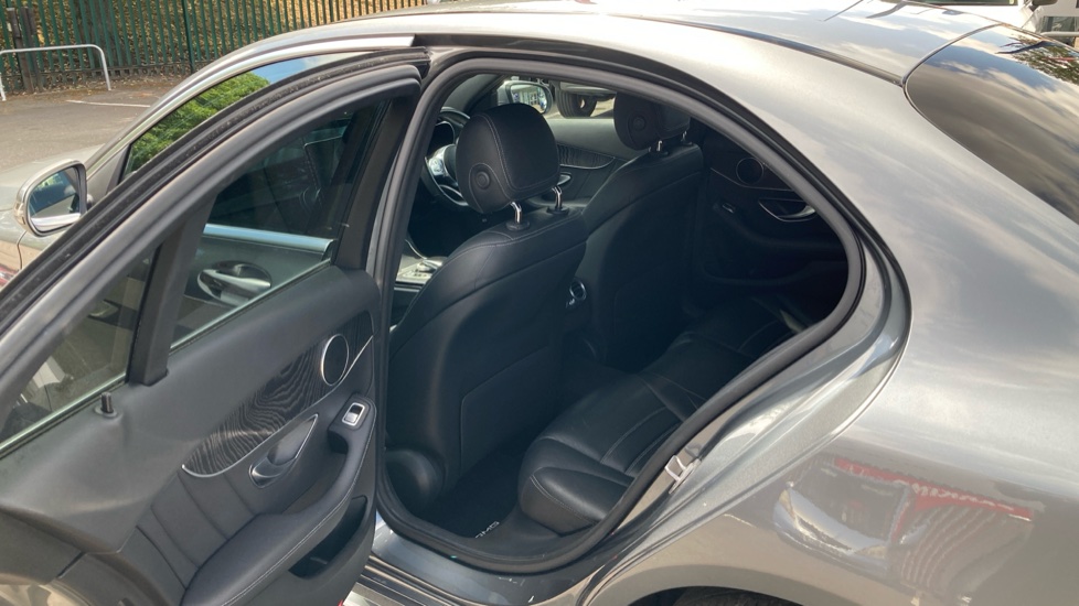 Mercedes-Benz C-Class C300d AMG Line Edition Premium 4dr 9G-Tronic Diesel Saloon - Image 16