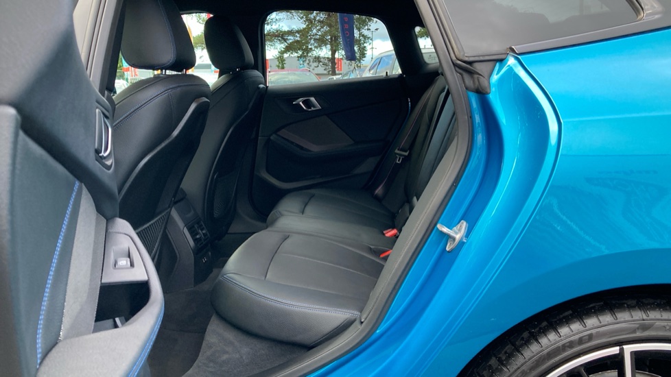 BMW 2 Series 218i [136] M Sport 4dr DCT Petrol Saloon - Image 16