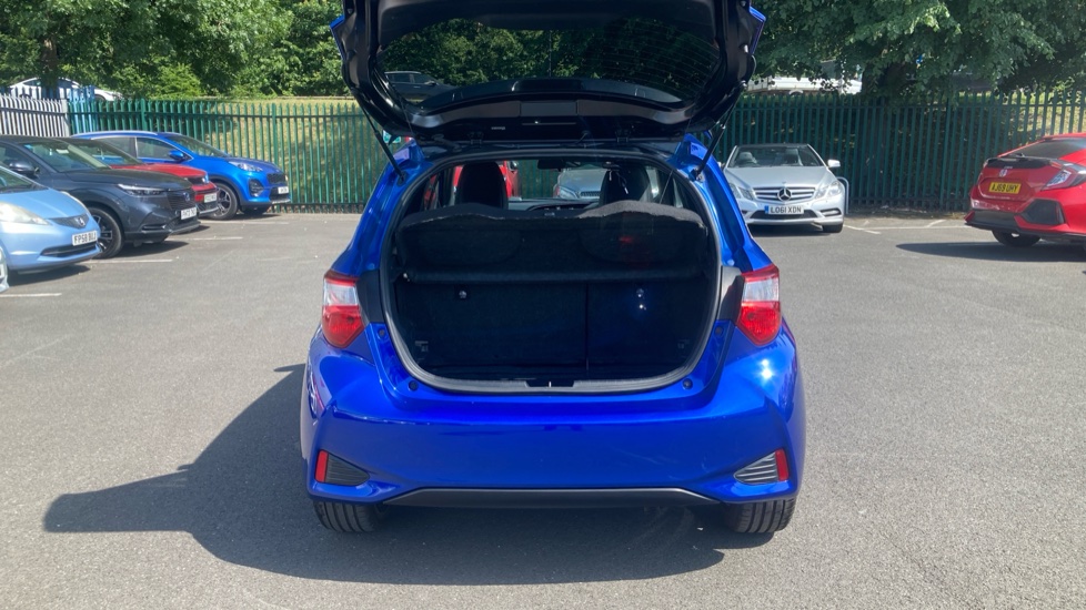 Toyota Yaris 1.5 Hybrid GR-Sport 5dr CVT Hybrid Hatchback - Image 4