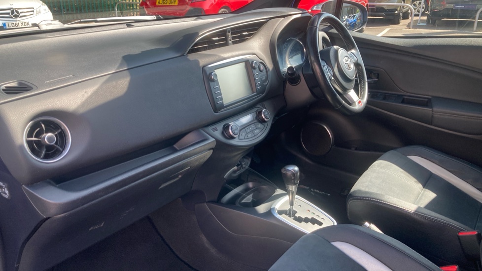 Toyota Yaris 1.5 Hybrid GR-Sport 5dr CVT Hybrid Hatchback - Image 9