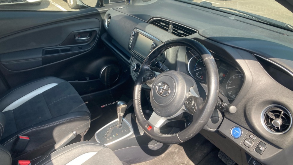 Toyota Yaris 1.5 Hybrid GR-Sport 5dr CVT Hybrid Hatchback - Image 14