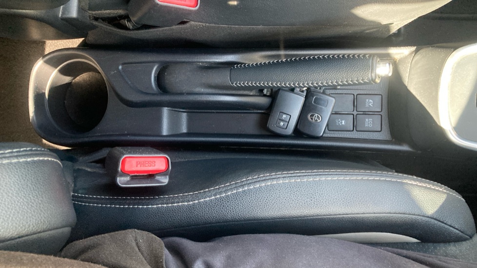 Toyota Yaris 1.5 Hybrid GR-Sport 5dr CVT Hybrid Hatchback - Image 26